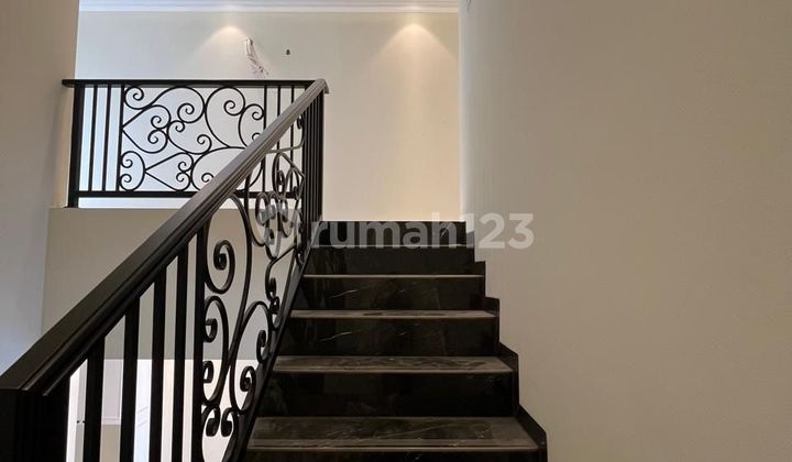 New American Classic House Cempaka Putih Street 2 Cars 2