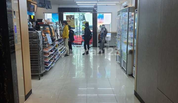Ruko Kirana Boutique Office Kelapa Gading Ada Lift dan Penyewa