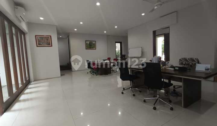 Rumah mewah tipe minimalis kebayoran baru jalan kerinci 2