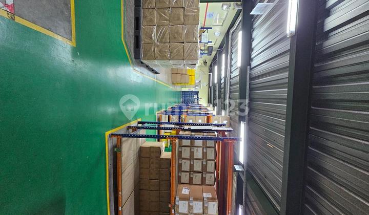 The milling warehouse already has an office and is in neat, ready-to-use condition.