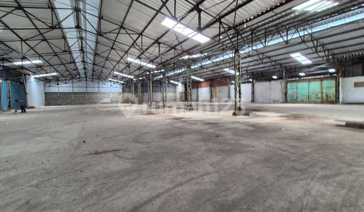 Ready-to-use warehouse can be containerized at Pulogadung. Ready-to-use warehouse can be containerized at Pulogadung.