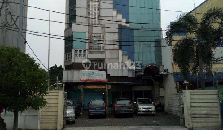 Gedung Kantor Pesanggrahan, Kebon Jeruk, Jakarta Barat. 1