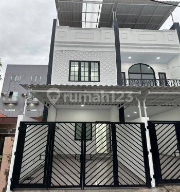 Dijual Rumah Baru 3 Lantai Tanjung Duren Jakarta Barat 1