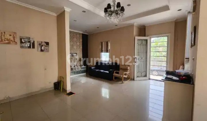Jual Rumah Hoek 2,5 Lantai Cluster Casa Goya, Kemanggisan, Jakarta Barat
