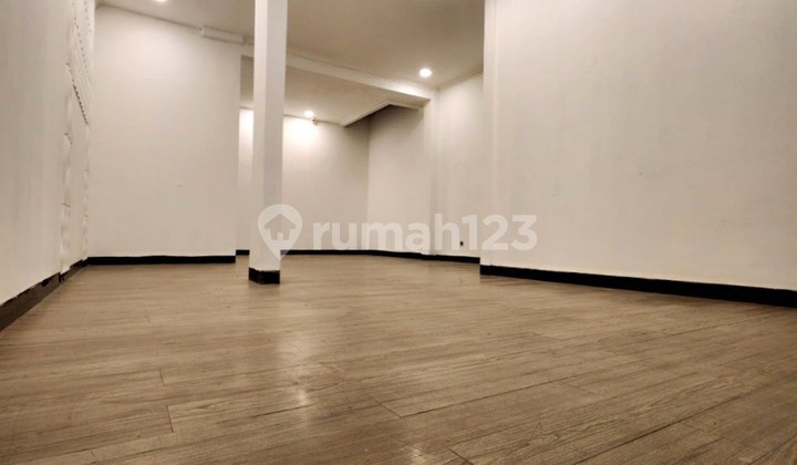 FOR SALE – RUMAH STRATEGIS EX-CAFE DI JATIPADANG 2