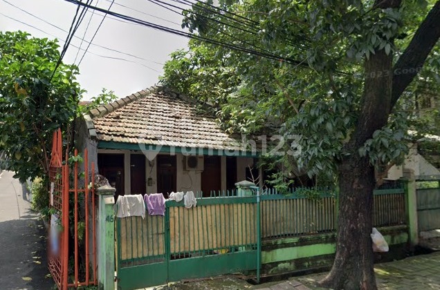 Quick Sale Old House Needs Rebuilding in Tanjung Duren West Jakarta