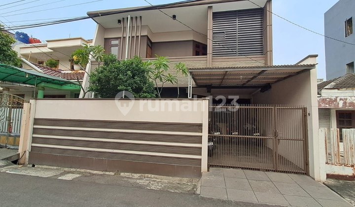 For Sale - Rumah 2 Lantai Renov Total di Komplek Sunrise Garden, Jakarta Barat