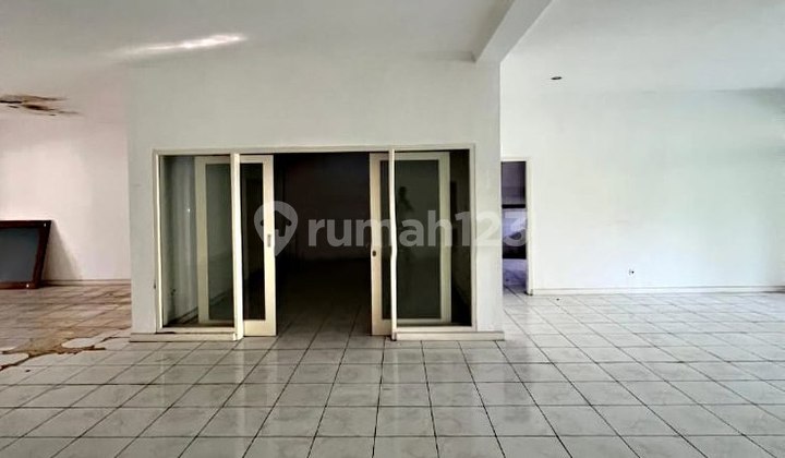 FOR SALE – Rumah Strategis Hitung Tanah di Kemang, Jakarta Selatan 2