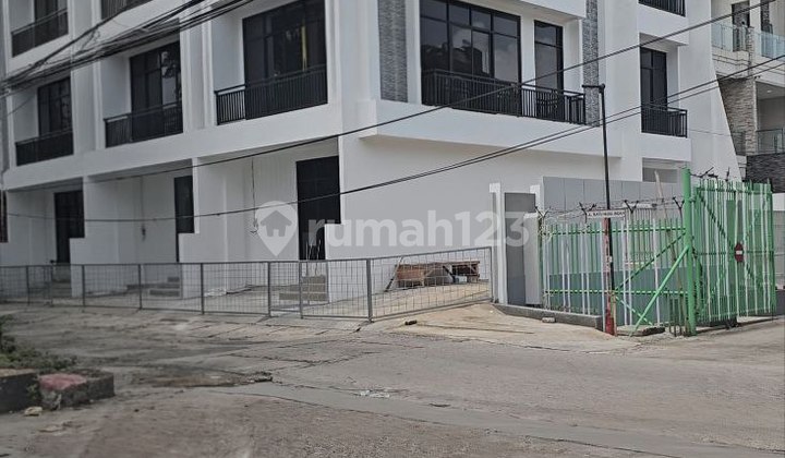 Dijual Ruko Baru 3 Lantai di Kawasan Komersial Taman Ratu, Jakarta Barat Dijual Ruko Baru 3 Lantai di Kawasan Komersial Taman Ratu, Jakarta Barat