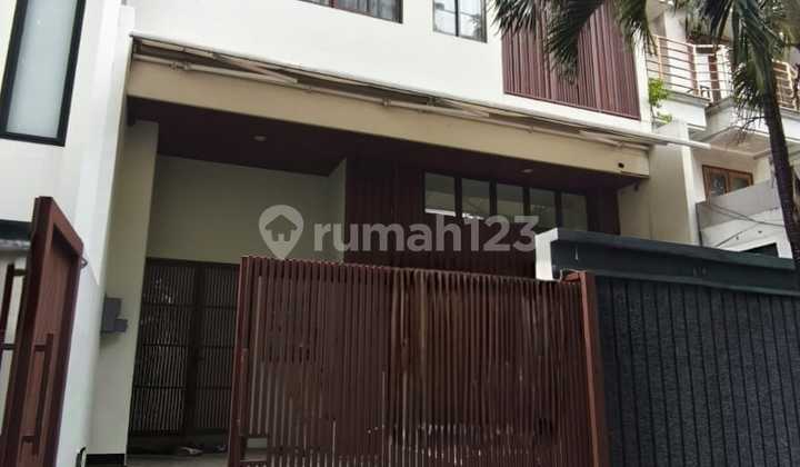 Dijual Rumah 3 Lantai Bebas Banjir di Permata Buana, Jakarta Barat Dijual Rumah 3 Lantai Bebas Banjir di Permata Buana, Jakarta Barat