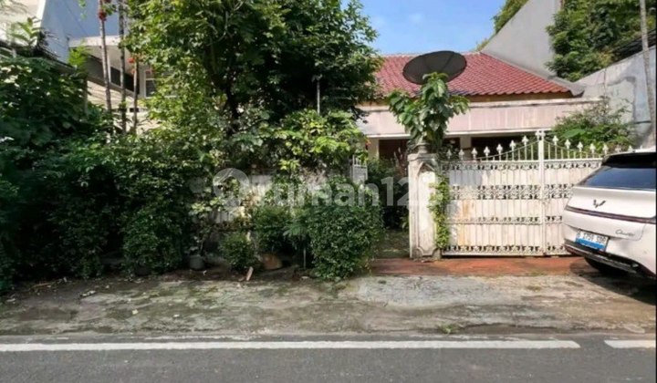 FOR SALE – Strategic Land Calculation House in Senopati Area, Kebayoran Baru – South Jakarta
