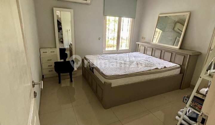 Jual Rumah Cantik Taman Kedoya Baru Residence, Jakarta Barat 2