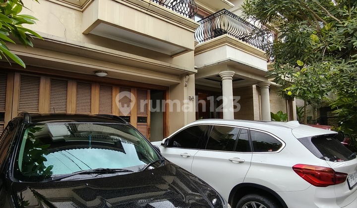 Dijual Rumah Klasik Tropis Eksklusif Area Slipi, Jakarta Barat 2