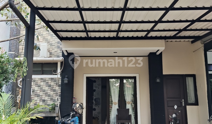 Ready-to-Occupy 2-Story House, Spacious Land, Bonus Fully Furnished, Near Cirendeu. Ready-to-Occupy 2-Story House, Spacious Land, Bonus Fully Furnished, Near Cirendeu.