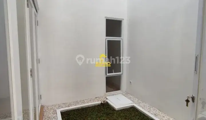 Rumah Skandinavia 3 Lantai Akses Jalan Lebar dekat Akses Tol  3