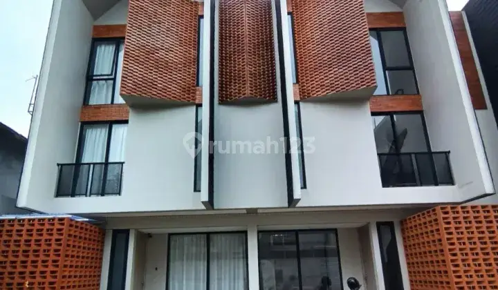 Rumah 3 Lantai Skandinavia area Bintaro Lokasi Strategis 2