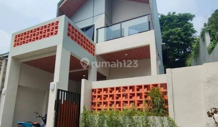 Rumah 2 Lantai Posisi Hoek Siap Huni Tanah Lega Termurah Dikelasnya 2