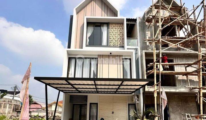 Rumah Cluster 3 Lantai Pejaten dilengkapi Lift dan Smarthome 2