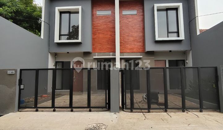 2-Story Ready-to-Live House in Housing Complex with Access Near Sudimara Station.