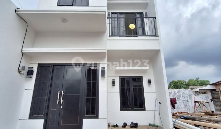 Rumah Cluster 2 Lt Konsep Classic Harga Ekonomis di Cijantung