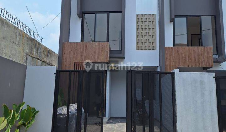 Rumah 2 Lt Konsep Industrialis Siap Huni Lokasi Dkt Pintu Tol 1