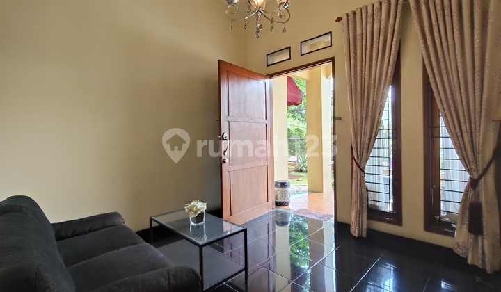 Well-Maintained Luxury House with Wide Road Access, Furnished Bonus in Cirendeu 2