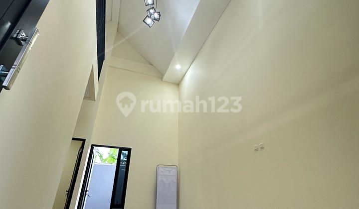 Rumah Konsep Mezanine Tanah Luas Harga Ekonomis Dekat BSD City 2