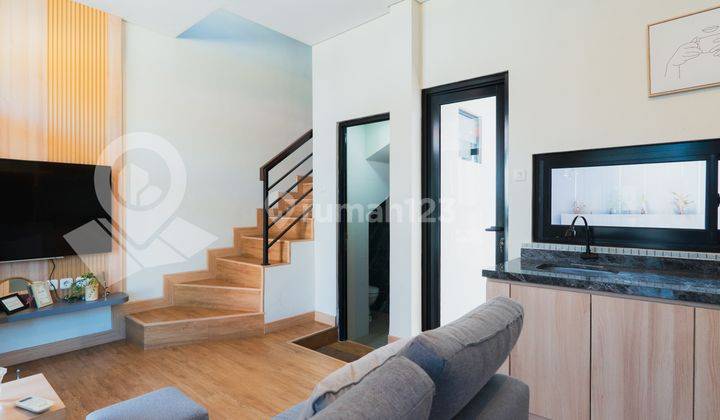 Hunian Baru Tropical Modern 3 Lantai Dekat Bintaro TangSel 2