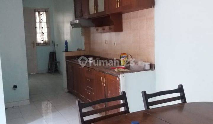 Rumah 2 Lantai Siap Huni Semi Furnished di Perumahan Legenda Wisata, Jakarta Timur 5