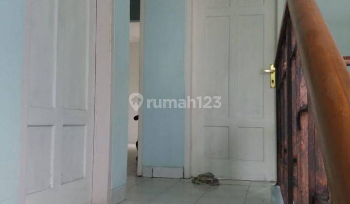 Rumah 2 Lantai Siap Huni Semi Furnished di Perumahan Legenda Wisata, Jakarta Timur 10