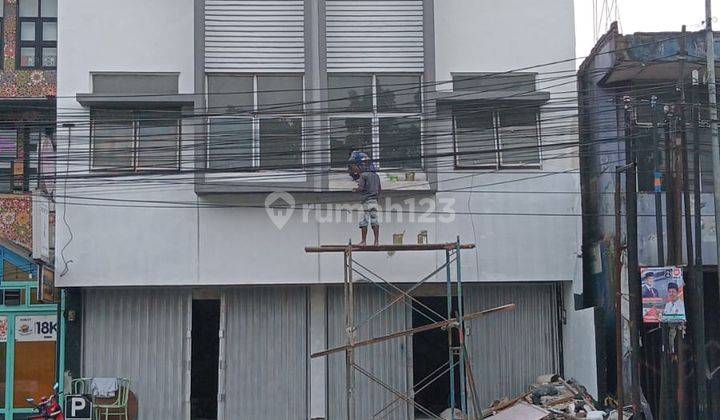 Ruko Pinggir Jalan Yang Strategis 3 Lantai, Cocok Untuk Usaha Dan Kantor di Cibinong  1