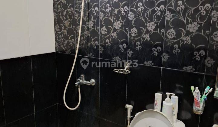 Rumah 2 Lantai Full Furnished Siap Huni Dengan Lingkungan Yang Asri di Perumahan Legenda Wisata Cibubur 2