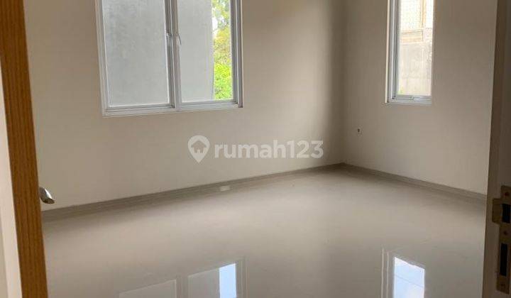 Rumah Baru 2 Lantai Siap Huni Posisi Hook Dilegenda Wisata  2