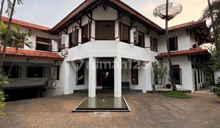 For Sale Cheap in Pejaten Barat Kemang. Balinese Style House, 4041m2, Ready to Live In, Only Rp 17 Million/m2.