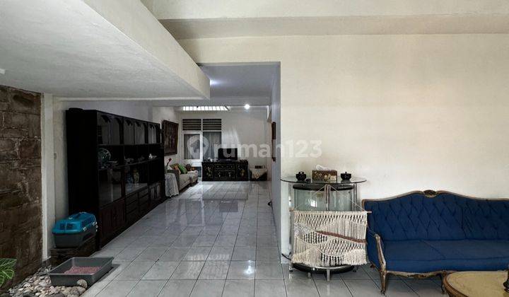 Dijual Cepat Di Bendungan Hilir. Pinggir Jalan. Area Usaha 2
