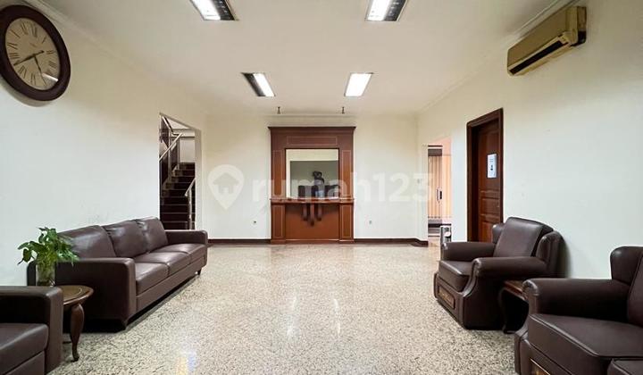HARGA MURAH GEDUNG DI AREA SENOPATI LT 386m2 3LANTAI SIAP PAKAI Rp 25M