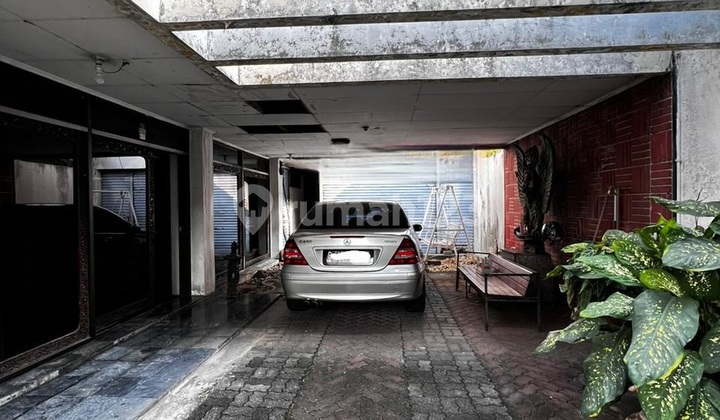 Cheap Sale of Old House in Jl. Senjaya Area - Selong Village, Kebayoran Baru. Best Location in South Jakarta. Area 669M Only Rp 115Million/M2 or Rp. 76.9 Billion 2