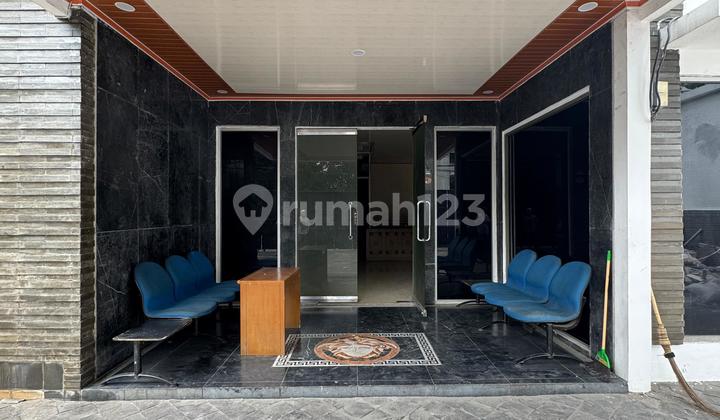 For Sale in Kebayoran Baru, Roadside. Selling Below Market Value, Super Cheap. Area 620m, Market Value IDR 30 Billion. Selling for Only IDR 25 Billion. Great Commercial Area for Business. For Sale in Kebayoran Baru, Roadside. Selling Below Market Value, Super Cheap. Area 620m, Market Value IDR 30 Billion. Selling for Only IDR 25 Billion. Great Commercial Area for Business.