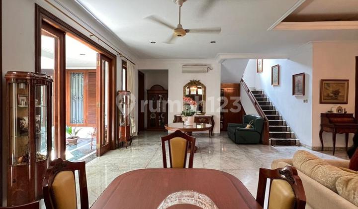 Dijual Cepat Rumah Lokasi Sangat Tenang di Area Jl. Hang Tuah - Kebayoran Baru. Luas Tanah 667M Rp.48 M Nego 2