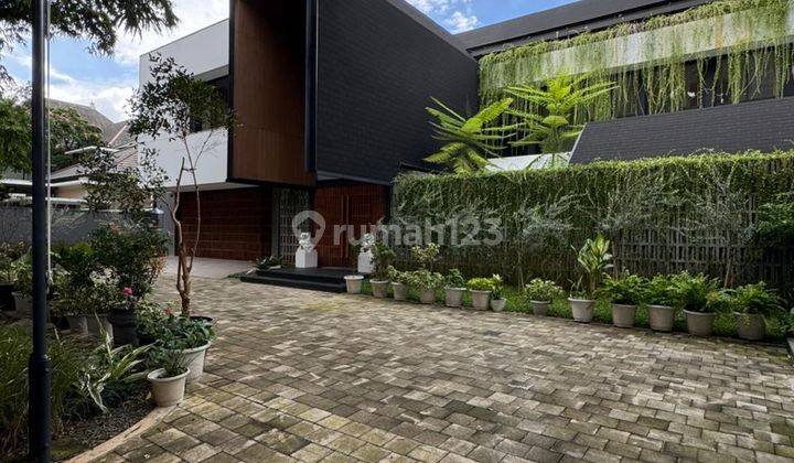 Rumah Modern Minimalis Di Prime Location Kebayoran Baru. Jalan Lebar Dan Tenang Luas 700m2 1