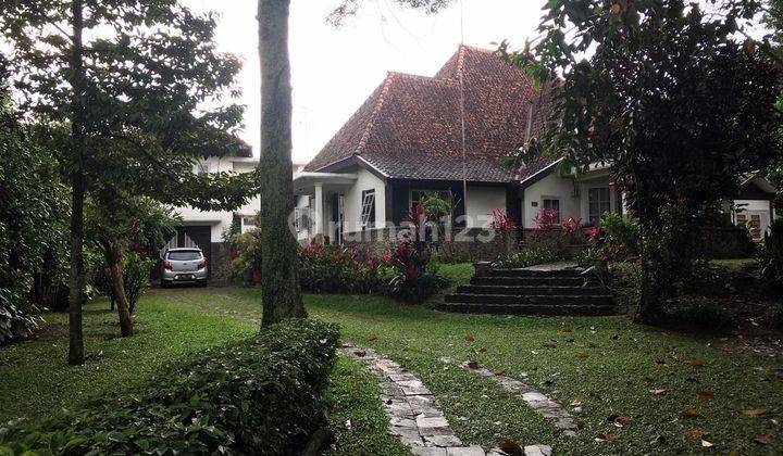  Rumah Bagus SHM di Jalan Ir.H.Juanda Dago Bandung, Dago 1
