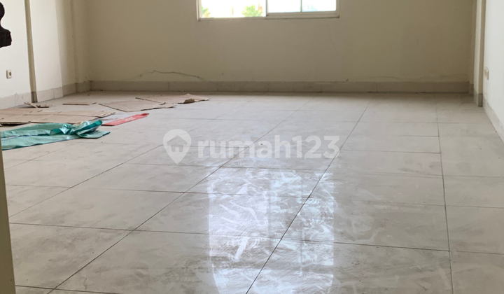 Row of 3 Shophouses Sedayu Square Cengkareng 2