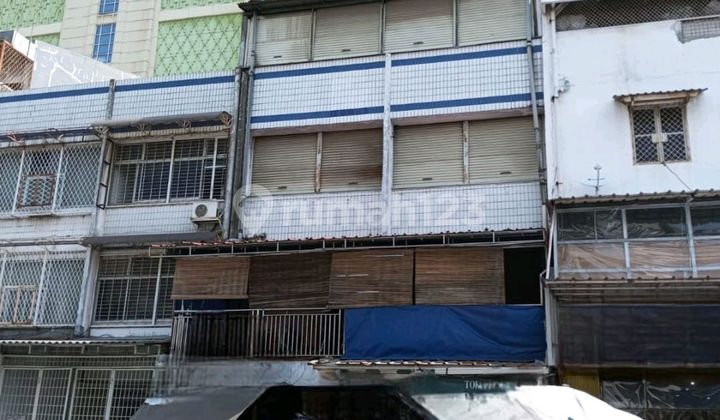 4-Storey Super Busy Shop House in Auri Shop House, Tanah Abang, Central Jakarta 1