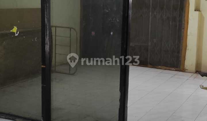 Spacious 144M House in Cengkareng, West Jakarta Spacious 144M House in Cengkareng, West Jakarta