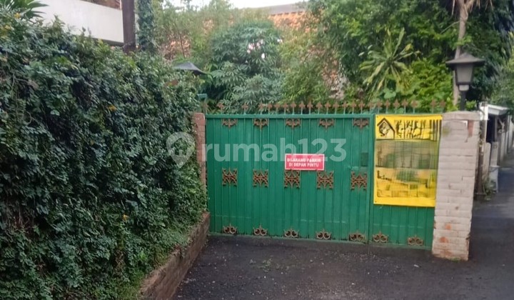 Rumah di H. Nawi Radio Dalam Kebayoran Baru