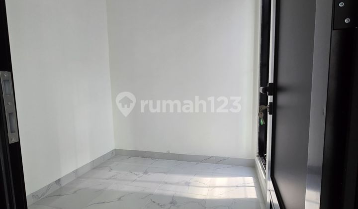 House in Vanya Park BSD American Classic Style House in Vanya Park BSD American Classic Style