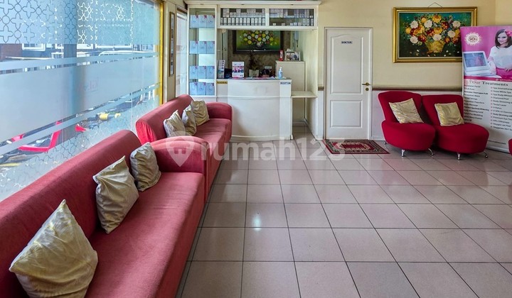 Gedung di Buncit Raya Siap Pakai