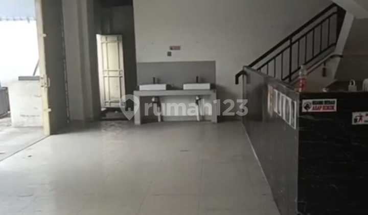 3-Storey Shop House in Strategic Location Gading Serpong 1