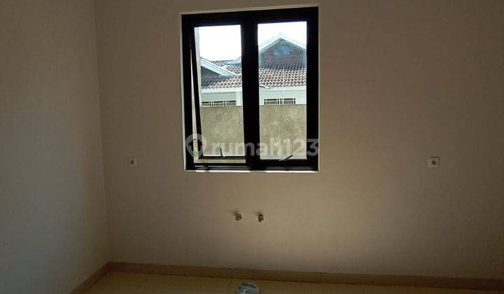 Rumah Baru nempel graha model klasik di  pondok kacang tangerang 7