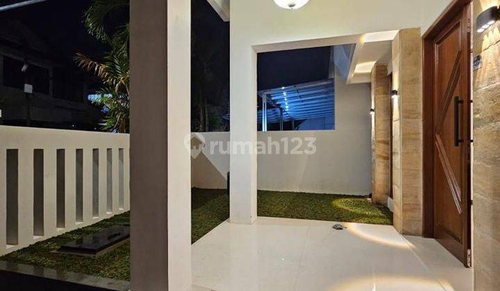 Rumah mewah baru 2 lantai di Pondok Indah Jakarta Selatan 1